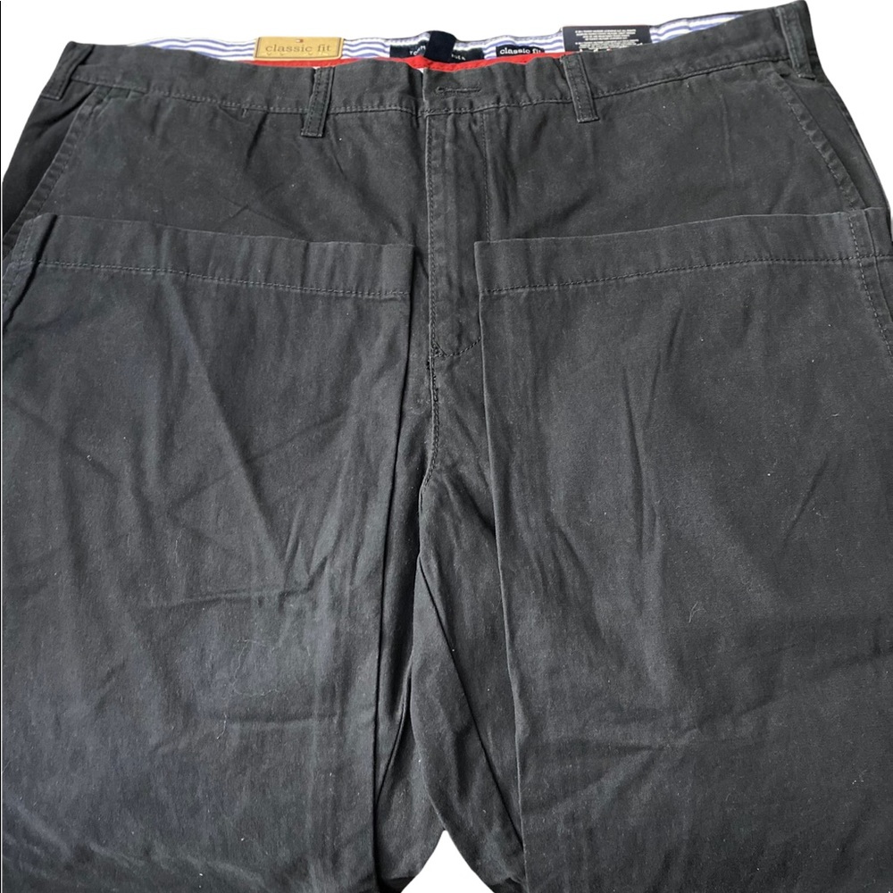 Tommy Hilfiger Classic Fit Mens Khakis